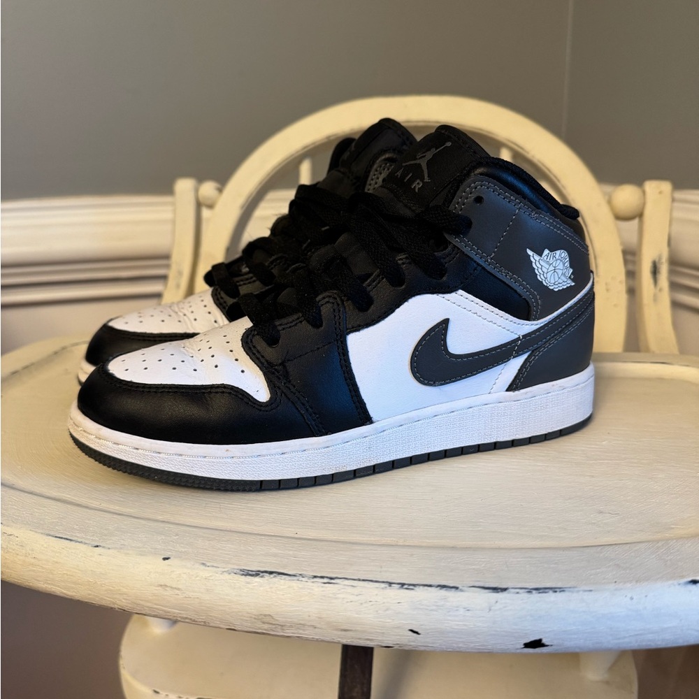 Youth Jordan 1 Mid - Black White Iron Grey